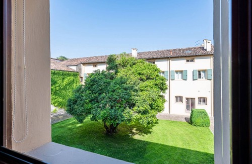 Sant'Agostino Apartment | Wonderful villa of 350sqm of space positioned on two levels with 500mt of SHARED garden.It accommodates 6 people, with three bedrooms (each with a private en suite bathroom) and a single armchair in the living roomTwo ASSIGNED parking spaces, present ins