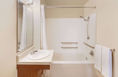 Pleasant Hill Hotel | WoodSpring Suites Des Moines Pleasant Hill