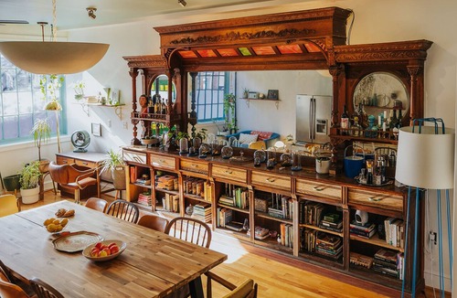 Fells Point Apartment | Wyatt's Saloon Guest House 2