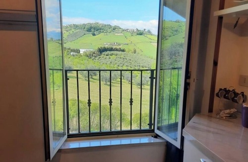 San Nicolo a Tordino Apartment | YELLOW HOUSE: apartment located between the sea, mountains and fantastic borghi☀️