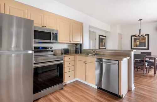 West Kissimmee Hotel | Your Next Great Escape Starts Here – Book Your Stay Today! Outdoor Pool!