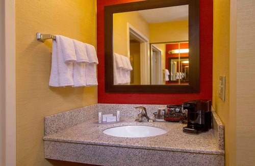 Durham Hotel | Your Relaxing Getaway Awaits! Onsite Pool, Free Parking, Pet-friendly Property