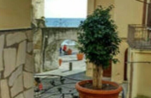 Cetara Apartment | Zifina . a stone's throw from the sea