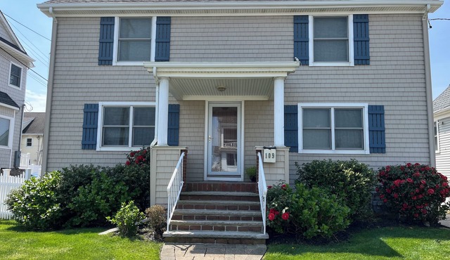 1/2 Block to Beach- Spring Lake Border- Great for Families, easy walk to Beach