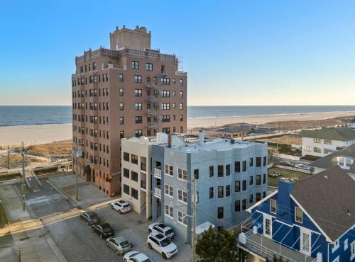 13Bed 7Bath Beach Home