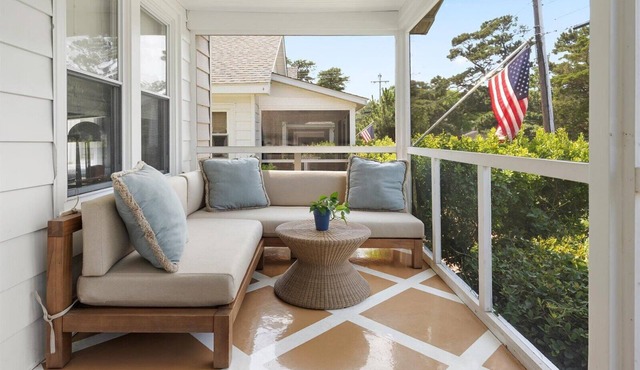 #14 Dog-Friendly 2BR Ocean-Block Cottage in Rehoboth. Steps to Beach & Boardwalk