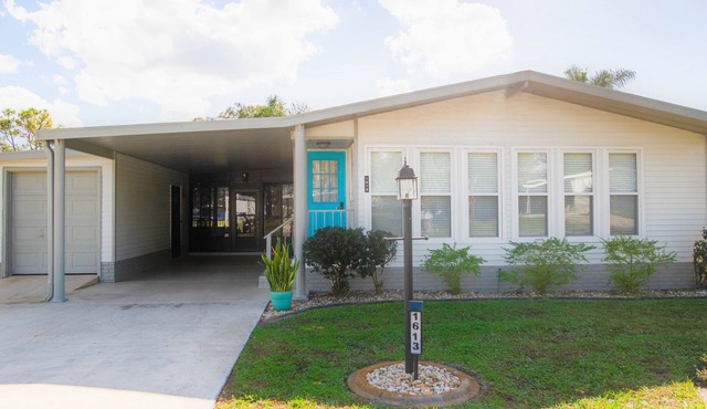 2/2 on Golf Course - Community Pools & PET Friendly!