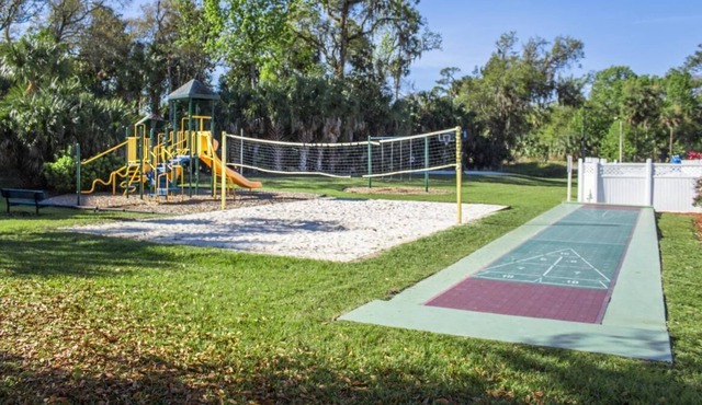 2 Budget-Friendly Units Close to Western Hills Country Club, Free Breakfast