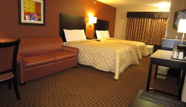 2 Comfortable Units, Free Breakfast, Close to Major Malls & Movie Theaters!