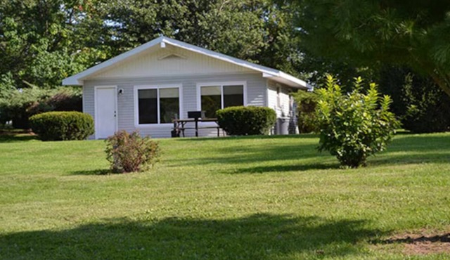 2 Units | Pine Lakes Getaway | Steps to Lake, Waterpark Fun & Outdoor Adventures
