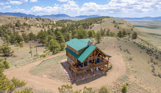 24-0089 Rustic Hartsel Getaway w/ 35-Acre Yard