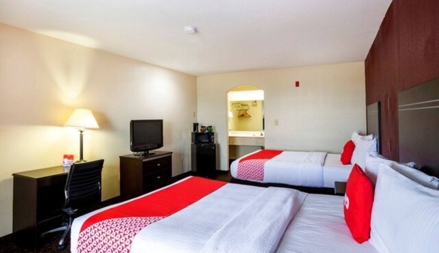 3 Relaxing Rooms for a Convenient LSU Stay Near Dining & Attractions