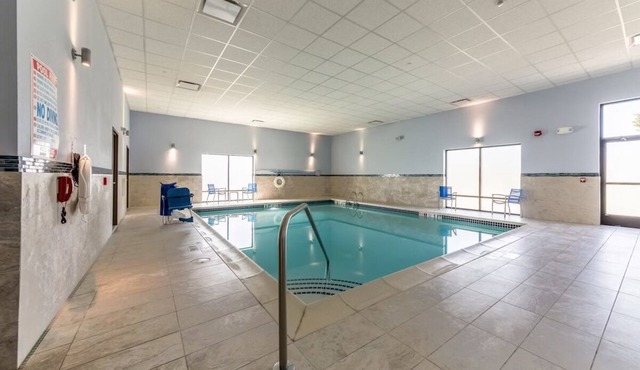 3 Units w/Breakfast for Exploring Wildwater Kingdom and Dorney Park