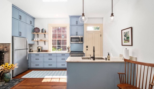 301 on Hancock - One Bedroom Apartment, Sleeps 4