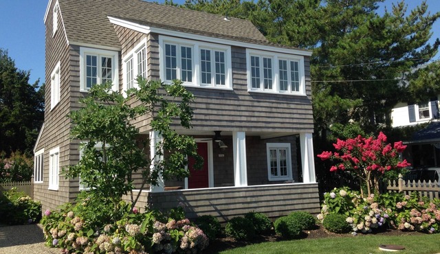 6 houses from beach. Featured in Design NJ Magazine. SEPT OCT OPEN