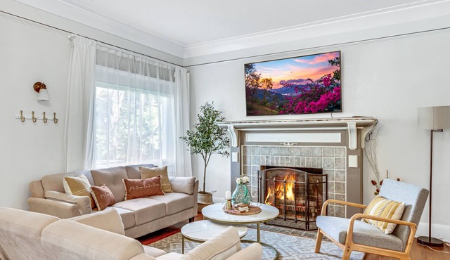 A Huge, Calm, Relaxing, Beautiful Home close to Universal Studio