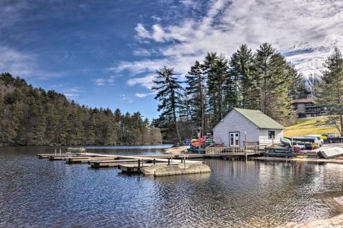 Access to Lake & Pool! Sapphire Resort Retreat
