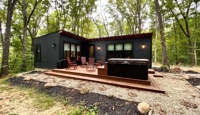 Alpine Pass | Hocking Hills, Hot Tub, Wood Stove