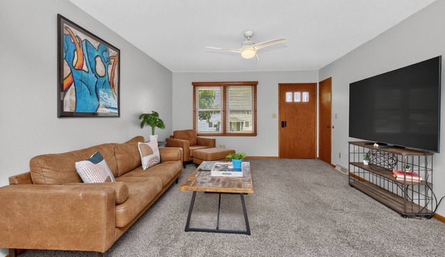Ankeny 3BR Stay with Office, King Bed, Sleeps 9