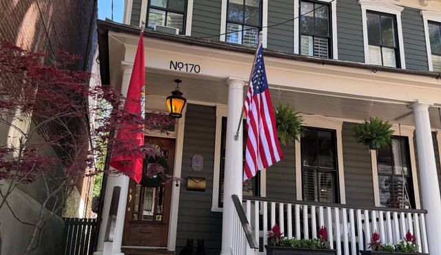 Annapolis History In Style Next to City Dock with Street Parking