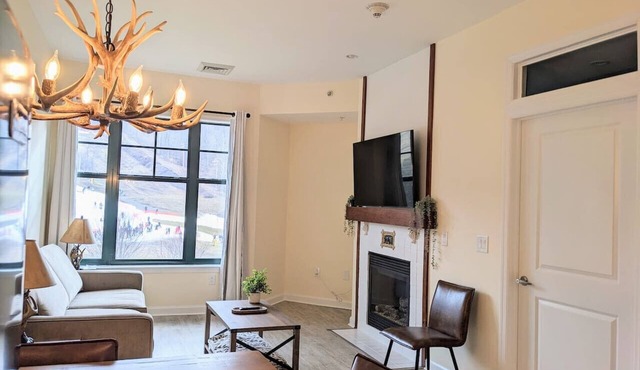 Appalachian TOP 4TH FLOOR Studio+ w/amazing views!