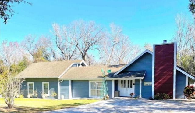 Beautiful 4 Bedroom Farm House