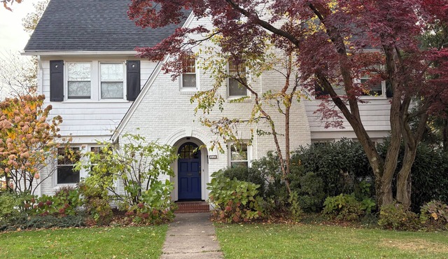 Beautiful quiet Montclair 5BR, AC, near NYC, only 7 miles or 11 km from MetLife.