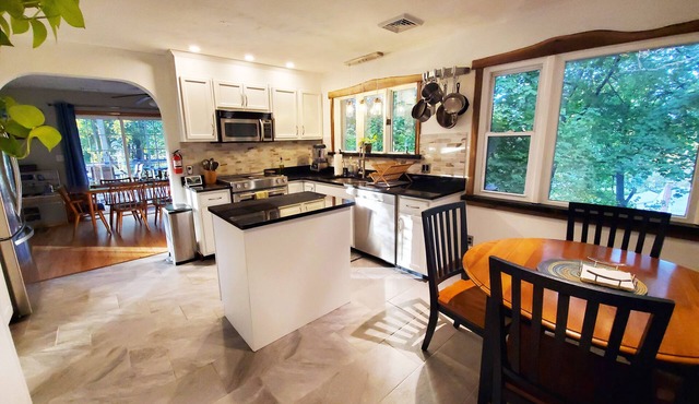 Beautiful Spacious Home w/Stadium View