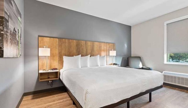 Beautiful Studio apartment (431303) by Houzlet