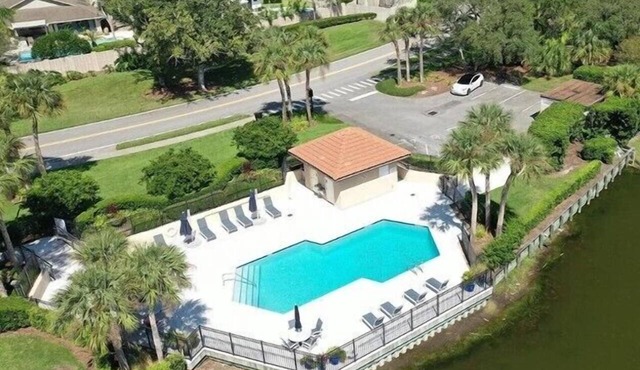 Belle Vue - Modern condo near beach w/golf views