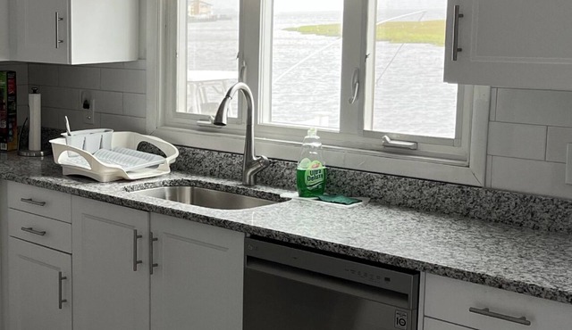BEST BAYFRONT VALUE IN CHADWICK BEACH NEWLY RENOVATED SLEEPS 7 RATED 10/10