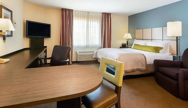 Better Choice For Your Vacation! Prime location and Spacious unit awaits