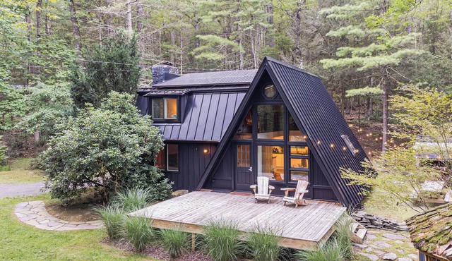 Black Pines A-Frame – A Cozy Catskills Retreat