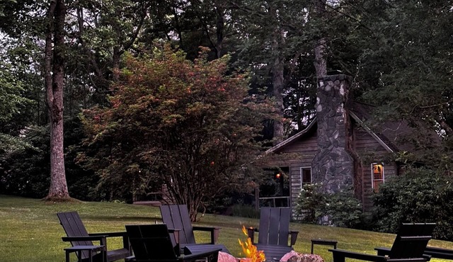 Blue Moss @Fire Mountain on 20 ac, Fireplace, Just outside of Highlands, NC