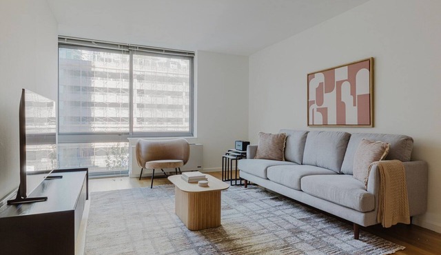Blueground | Long Island City 2bd apartment