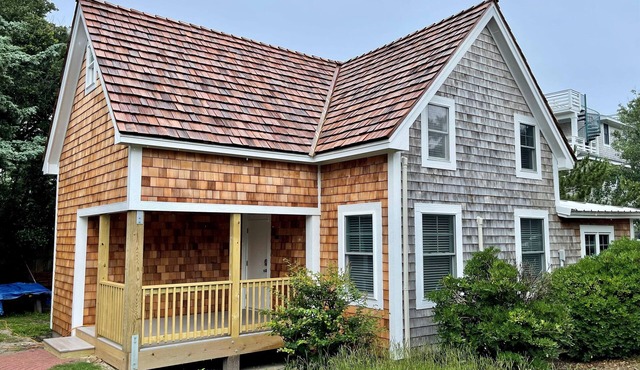 Bragg-Tolson House (Formerly Serendipity): Historic Home with Modern Convenience