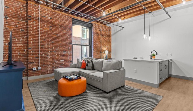Brick & Bed Riverfront Lofts, G 306