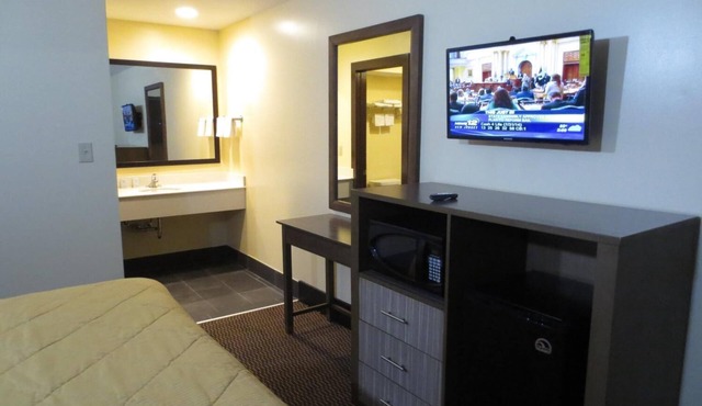 Brick Motor Inn
