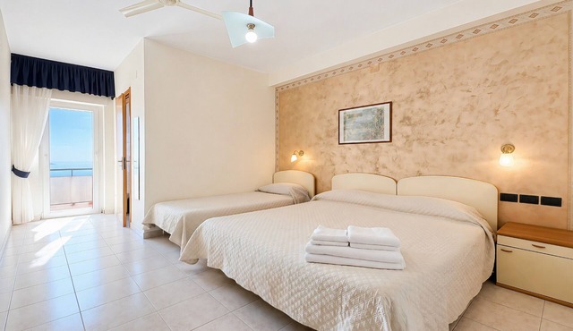 Bright B&B with Sea View Balcony - 244 - Santangelo - Pool
