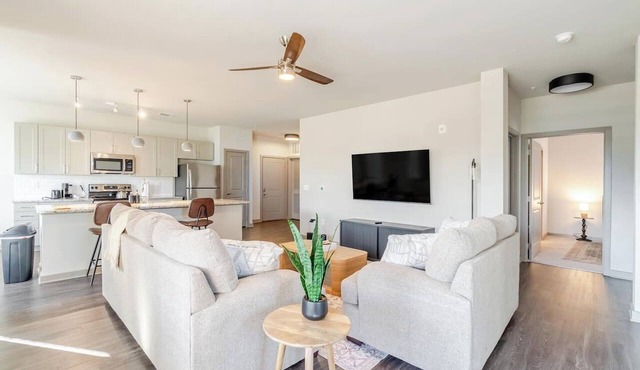 Bright, Cozy 3BD Apt in Heart of Matthews