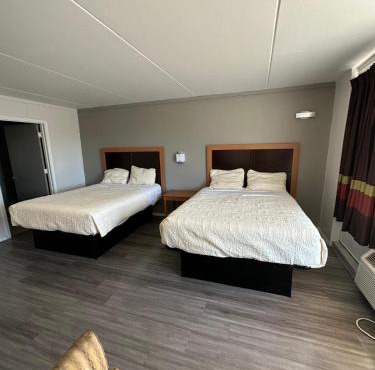Budgetel Inn & Suites