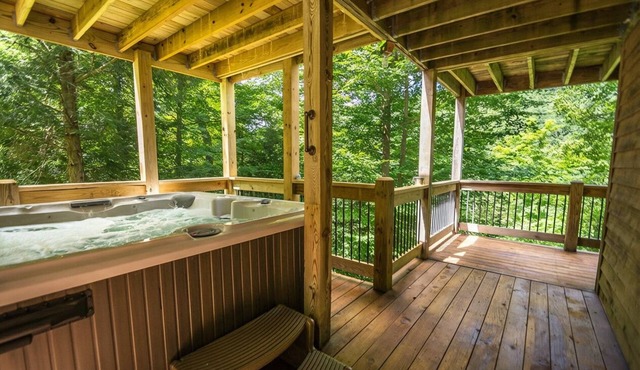Canopy Escape by Taylor Made Deep Creek