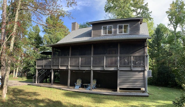 Cedar Beach Lodge is a beautiful, comfy, all-season home on the Chesapeake Bay