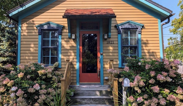Charming 3-bdrm cottage walking distance to Fiserv, fitness room & WiFi