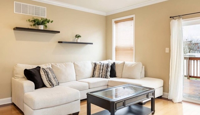Charming 3BR & 2.5Ba nested in KOP w free parking, close to Conshy & Philly.