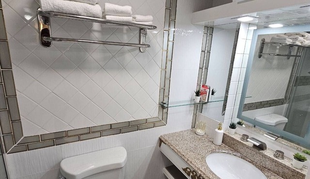 Charming and enchanting apartment in uptown Reading with a mountain view.
