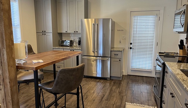 Charming Apartment in Flemington