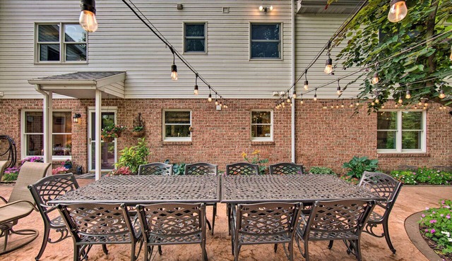 Charming Apartment w/Yard & Beautiful Gardens!