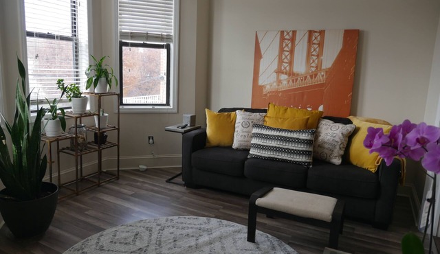 Charming second-floor apartment in Jersey City, close to Manhattan!