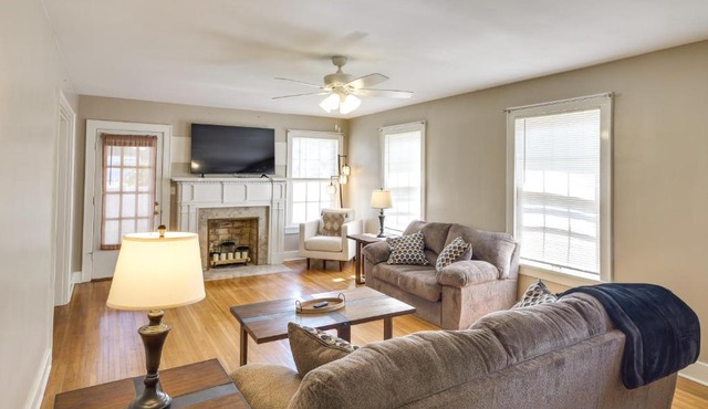 Charming Tullahoma Stay w/Great Walkable Location